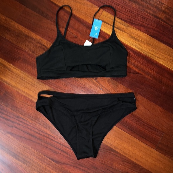 Cupshe Black Bikini - NEW WITH TAGS - Picture 3 of 8